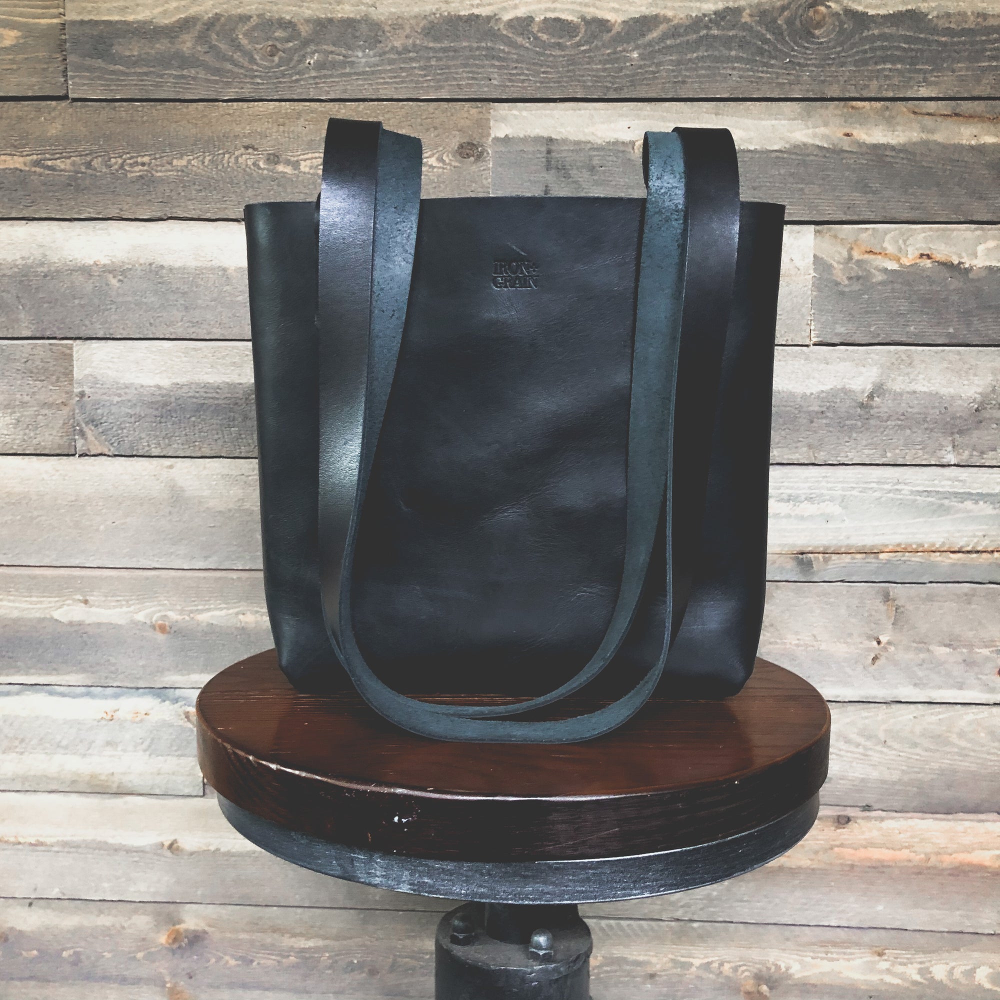 Black Women&#39;s Leather Tote / Shoulder Bag