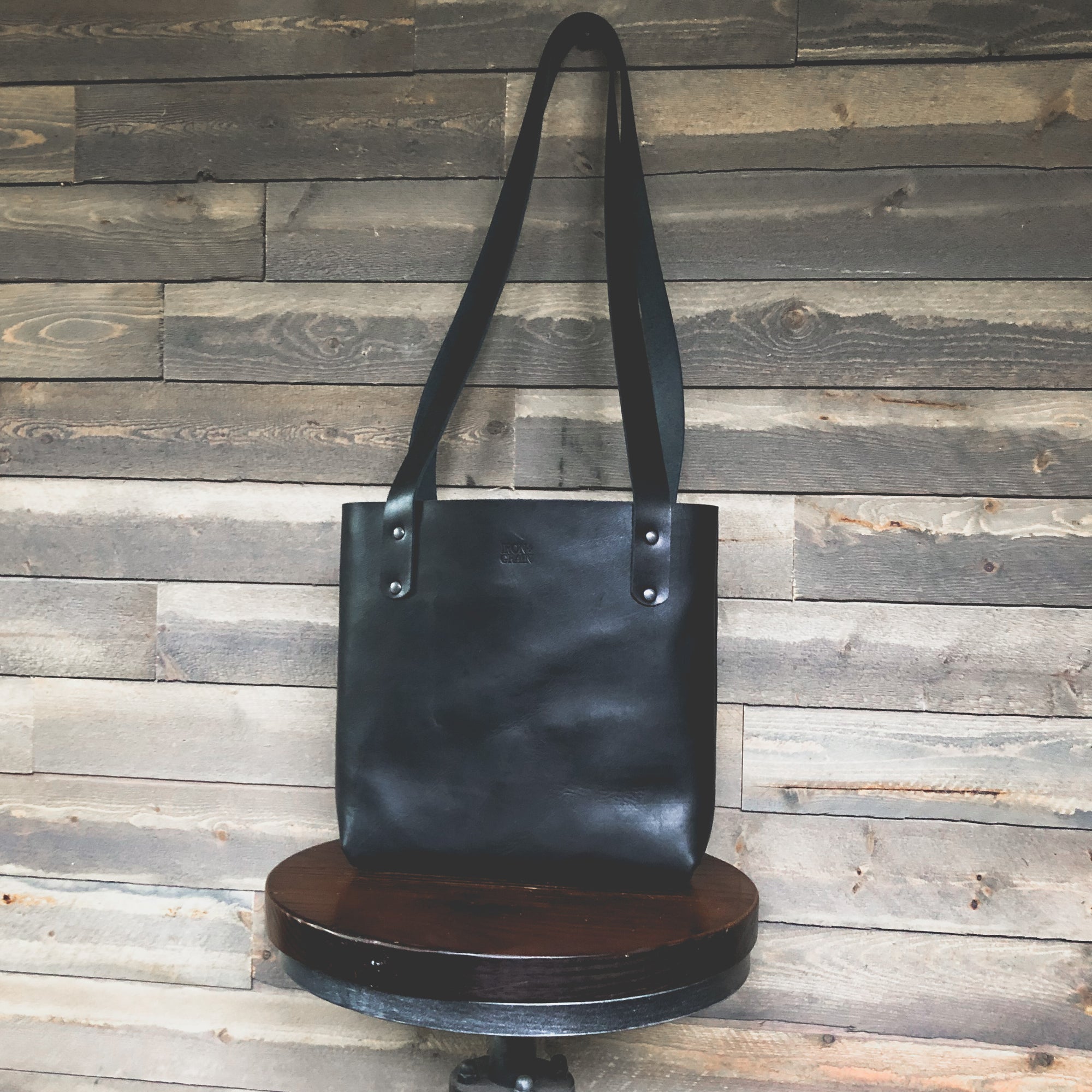 Black Women&#39;s Leather Tote / Shoulder Bag